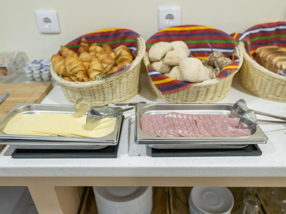 Zarco B&B Bed & Breakfast Фуншал 3*,  Португалия